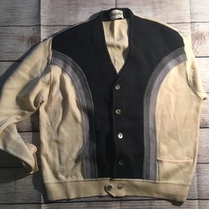 Oleg Cassini men’s 100% wool button down sweater!